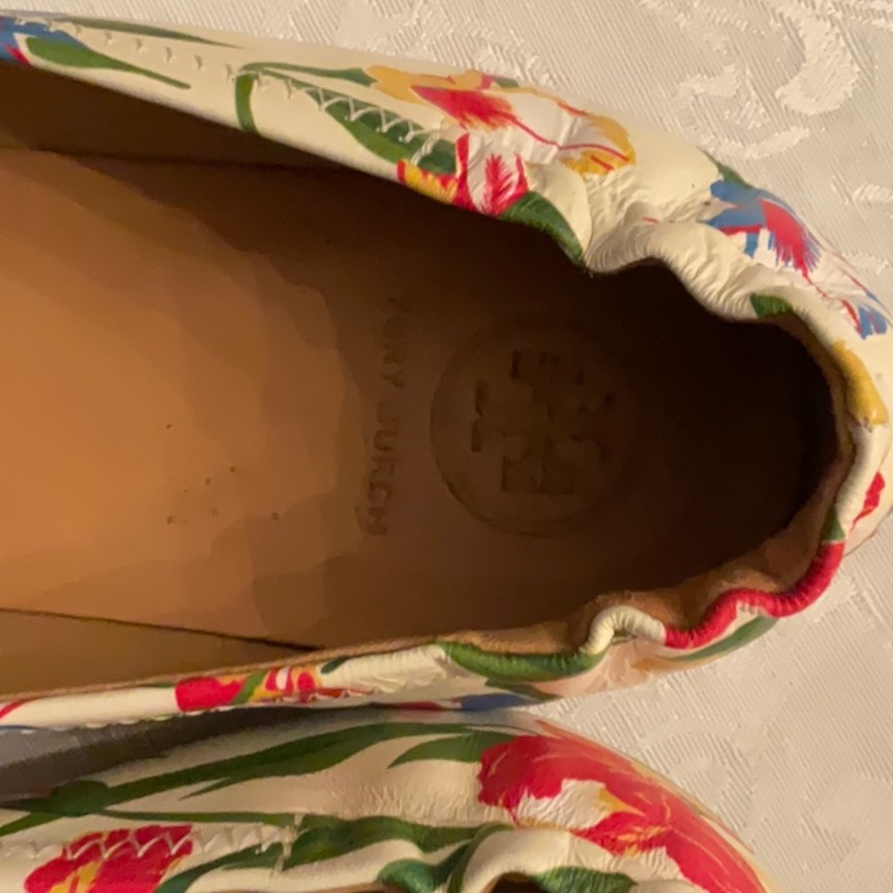 Shoes - Picture 5 of 6